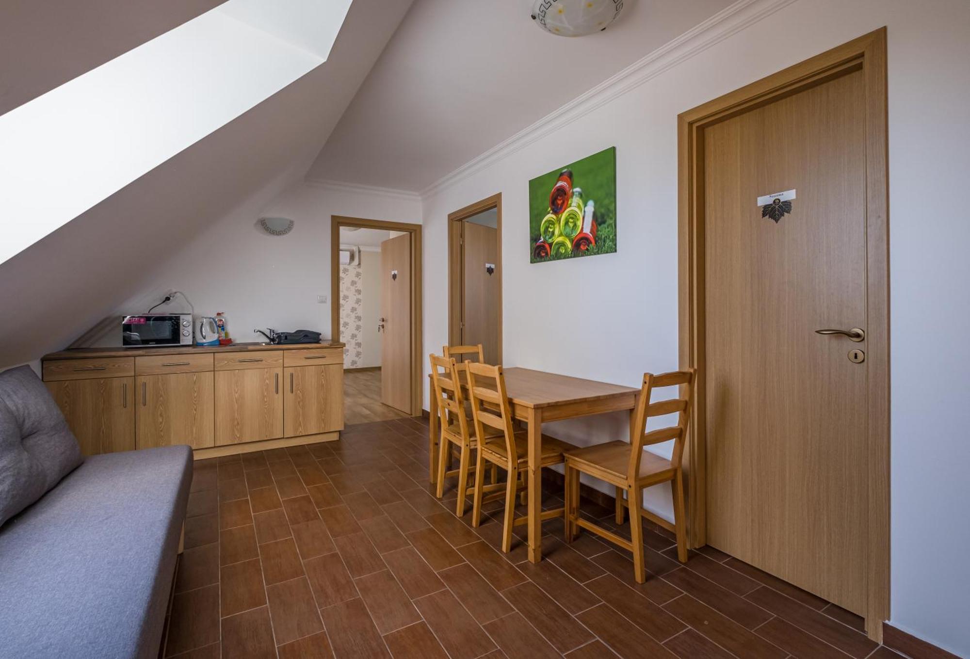 Hotel Dobosi Pincészet Szentantalfa Esterno foto